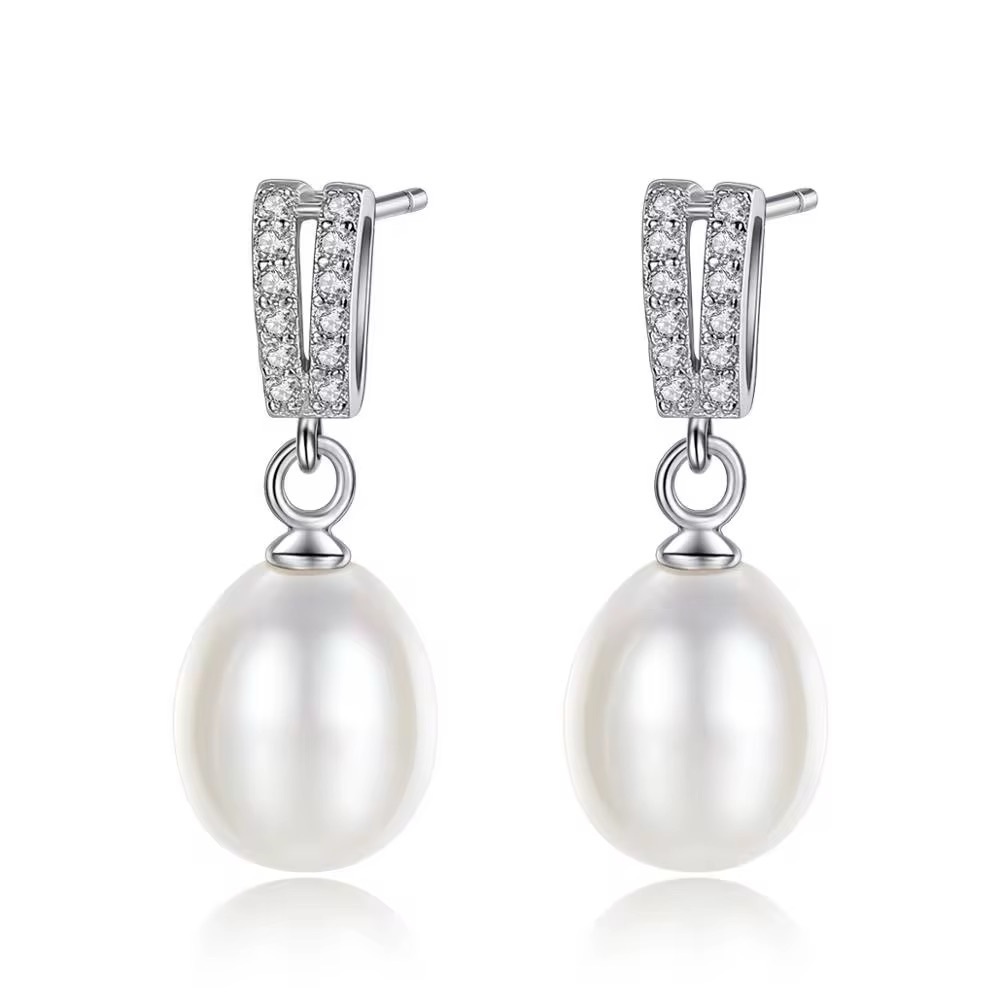 •Luxurious S925 Sterling Silver Drop Hook Stud Earrings/Natural Freshwater Pearl